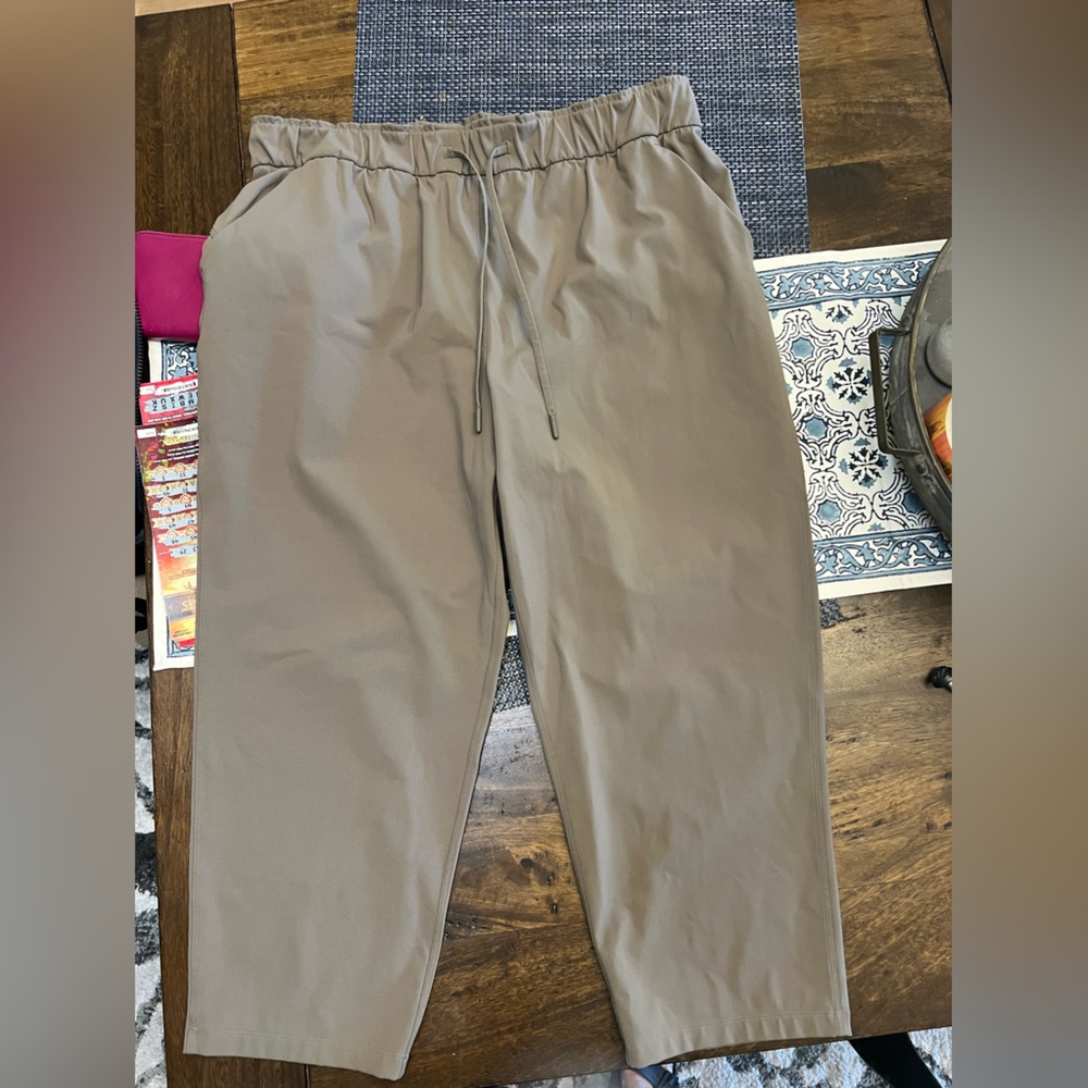 Lululemon capris